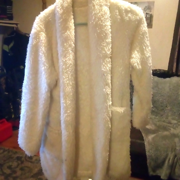 Robe - Picture 1 of 1